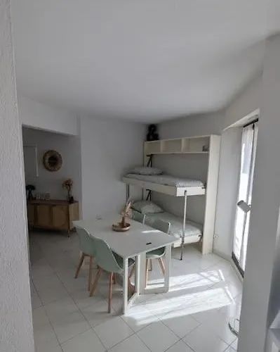 Apartmán T2 Ouvert A 5 Min Des Plages, Au Calme, Avec Balcon Et Garage Menton