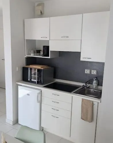 Apartmán T2 Ouvert A 5 Min Des Plages, Au Calme, Avec Balcon Et Garage Menton