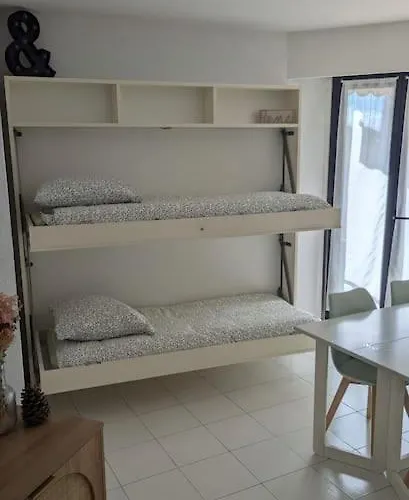 Apartmán T2 Ouvert A 5 Min Des Plages, Au Calme, Avec Balcon Et Garage *