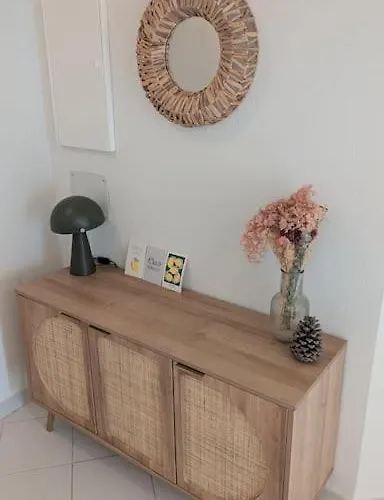 T2 Ouvert A 5 Min Des Plages, Au Calme, Avec Balcon Et Garage