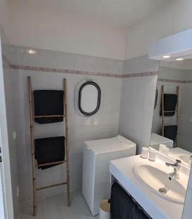 Apartman T2 Ouvert A 5 Min Des Plages, Au Calme, Avec Balcon Et Garage