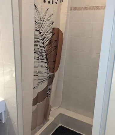 Apartment T2 Ouvert A 5 Min Des Plages, Au Calme, Avec Balcon Et Garage Menton