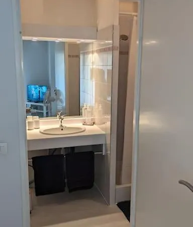 T2 Ouvert A 5 Min Des Plages, Au Calme, Avec Balcon Et Garage Apartment