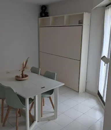 T2 Ouvert A 5 Min Des Plages, Au Calme, Avec Balcon Et Garage * Menton