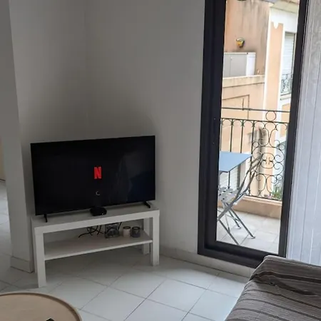 T2 Ouvert A 5 Min Des Plages, Au Calme, Avec Balcon Et Garage Апартаменти *
