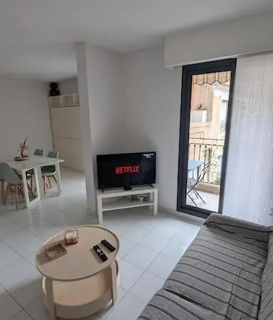 T2 Ouvert A 5 Min Des Plages, Au Calme, Avec Balcon Et Garage