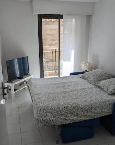 Apartment T2 Ouvert A 5 Min Des Plages, Au Calme, Avec Balcon Et Garage *