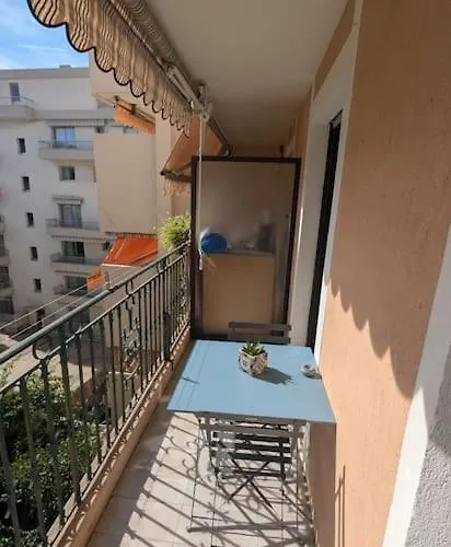 T2 Ouvert A 5 Min Des Plages, Au Calme, Avec Balcon Et Garage