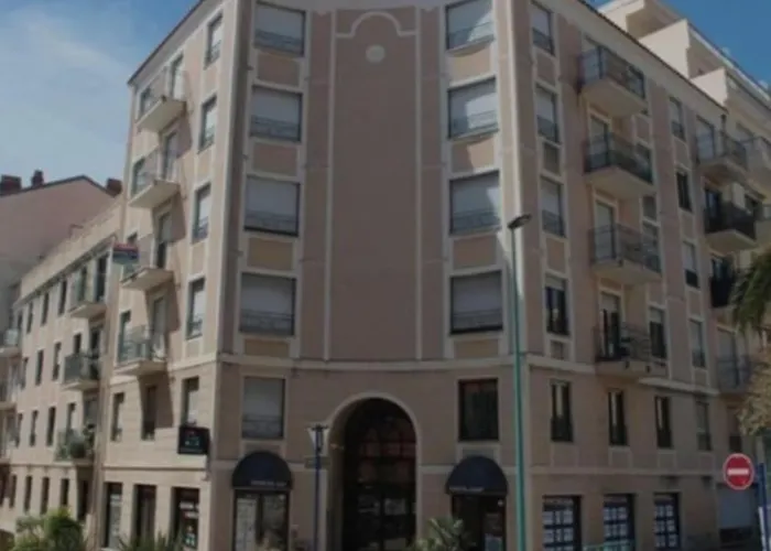 Apartment T2 Ouvert A 5 Min Des Plages, Au Calme, Avec Balcon Et Garage