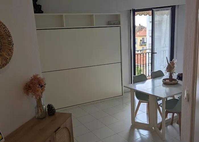 T2 Ouvert A 5 Min Des Plages, Au Calme, Avec Balcon Et Garage Apartment